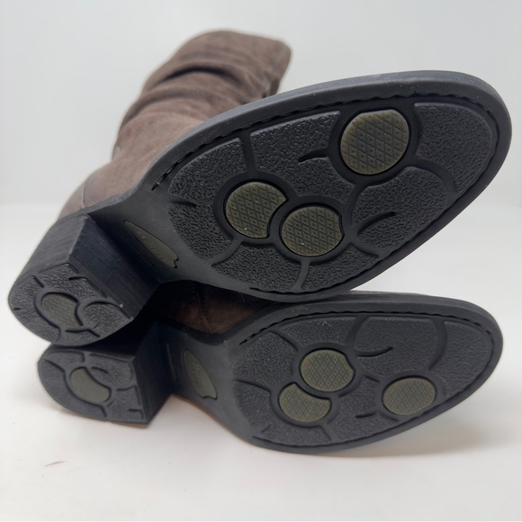 Born Peavy Suede Boots - Picture 8 of 9